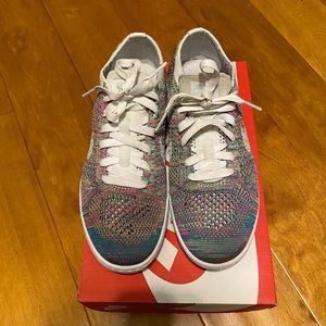 WOMAN TENNIS COURT FLYKNIT